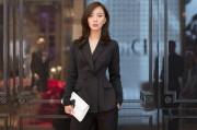 王珞丹时尚大片演绎裤装女王风范
