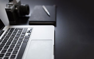 160cm的身高，如何撑起160亿票房？张子枫的答案，写在每一个角色里。