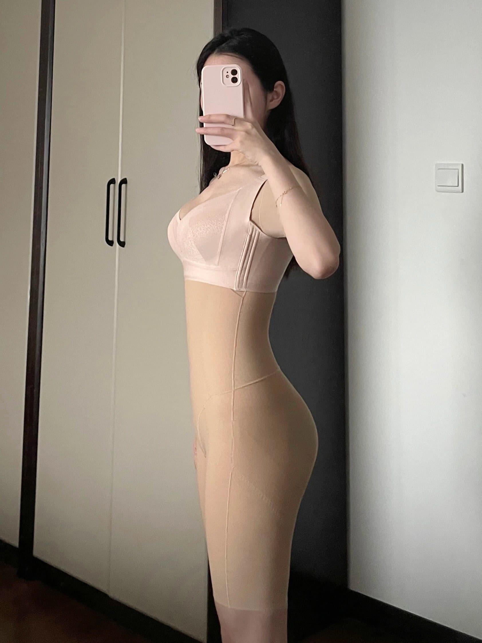 穿塑形内衣前后对比：瞬间提升胸型与腰臀比例