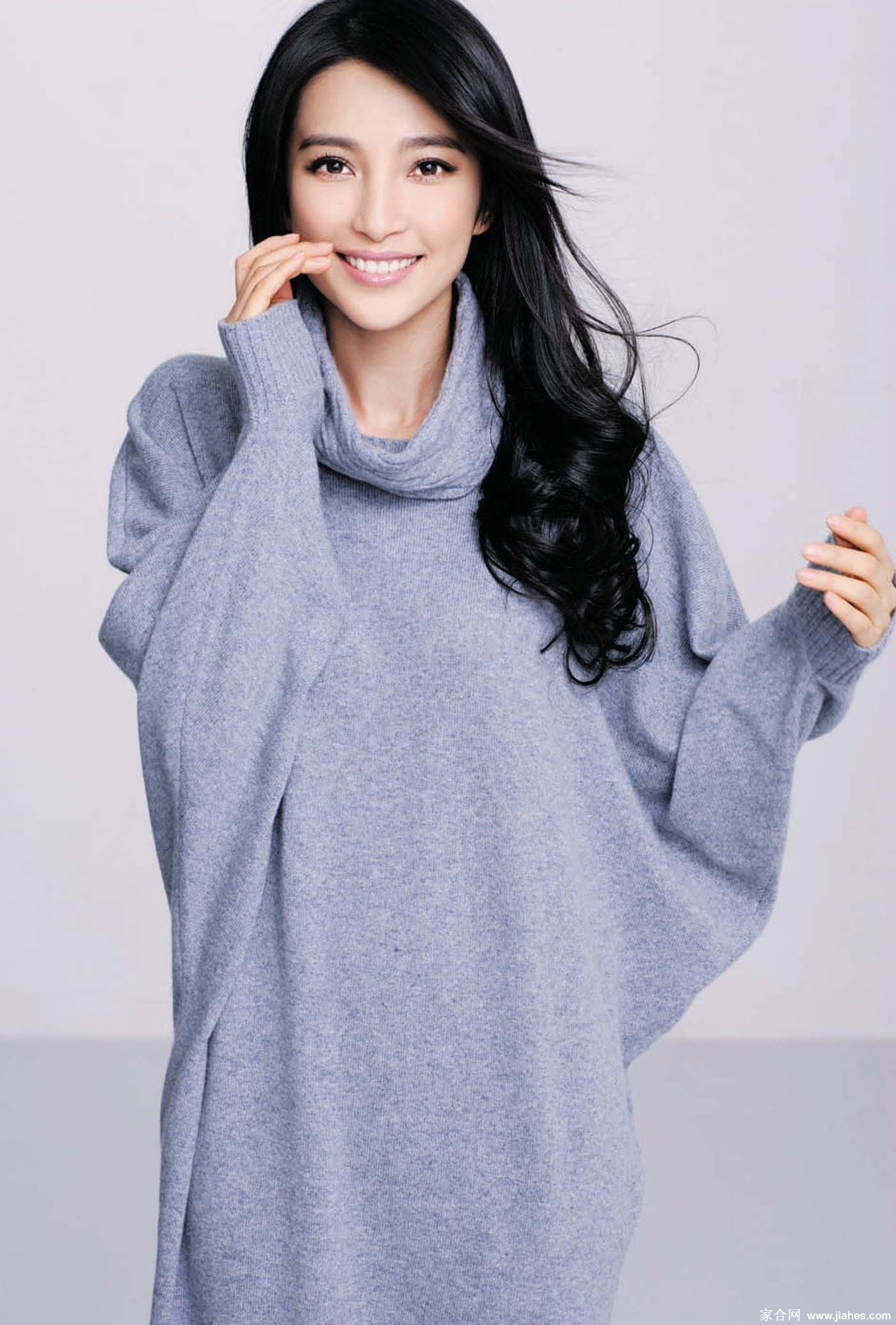 李冰冰近距离肖像眼眸清澈透亮肌肤纹理皆诉说着故事