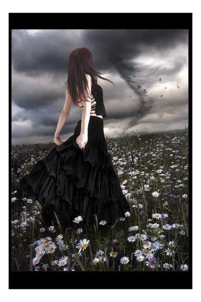 透过冰冷的玻璃窗，望去是灰蒙蒙毫无生气的天空，厚重的云层仿佛压在心口，映照出无限的忧郁与停滞感