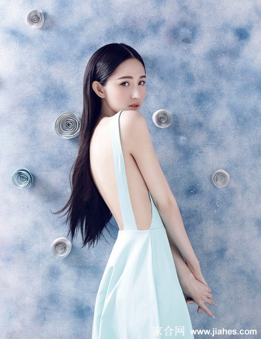 薄纱轻扬蓝燕在光影中宛若深海人鱼