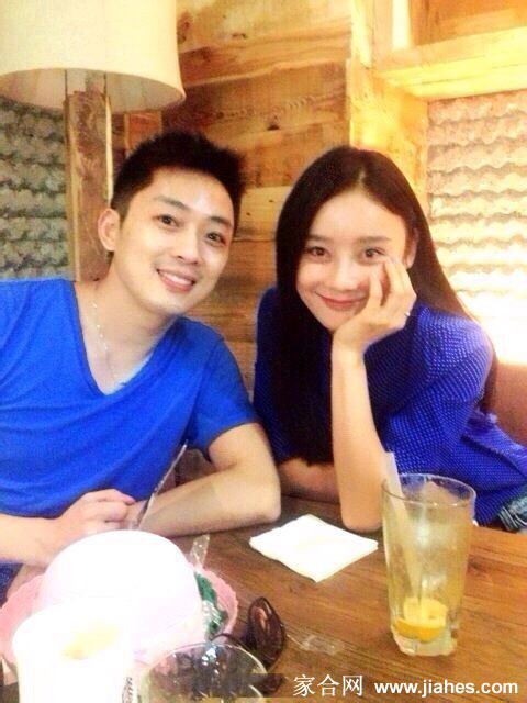 袁姗姗侧颜浅笑眼眸清澈似有星光