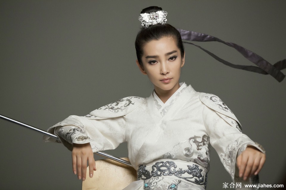 李冰冰反串白衣逍遥生，银鞍白马仗剑江湖