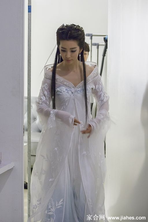 蛟魔王霸气全开，王者之姿震慑四海