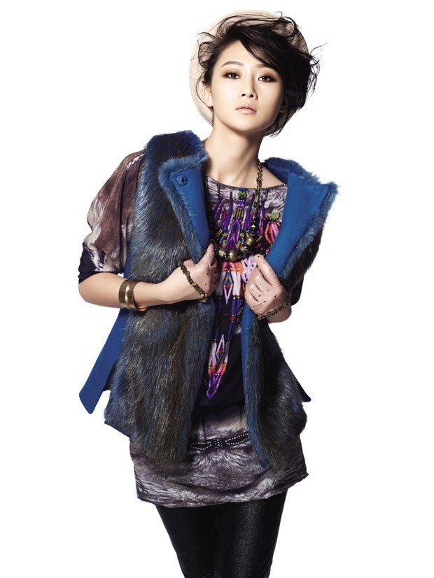 林鹏时尚大片开场画面 冷艳妆容特写彰显极致高级感