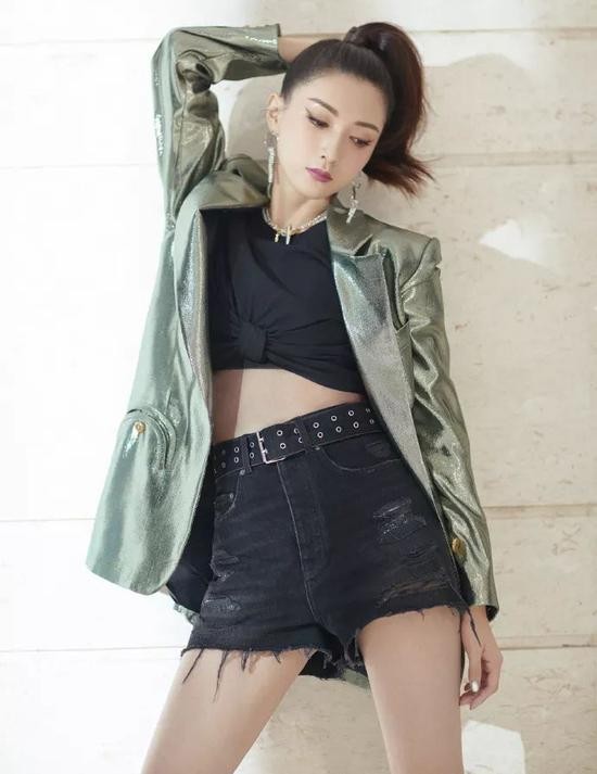 “呵呵”反击！江疏影惨遭谣言淹没，40岁凭新作打脸全场