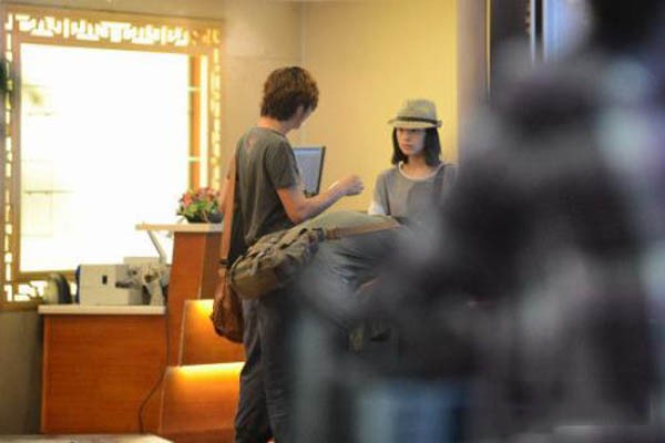 从玉女崩塌到中女回春，董洁与王大治三亚激吻的孽缘，16年后终究殊途难同归