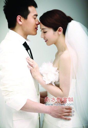 替前夫还债半生，46岁再婚嫁小9岁恋爱脑，董璇这次赌对了！