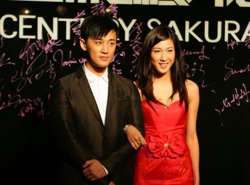 钟嘉欣42岁生日，无冕视后的婚姻真相终究败给了生活