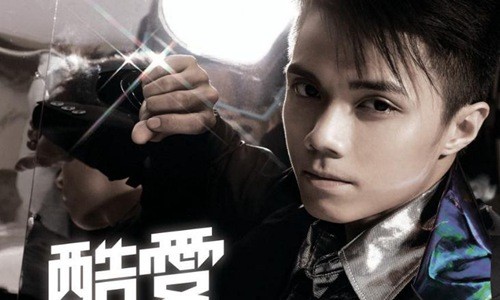 陈奕迅认唱功不如张敬轩：华语乐坛顶级凡尔赛