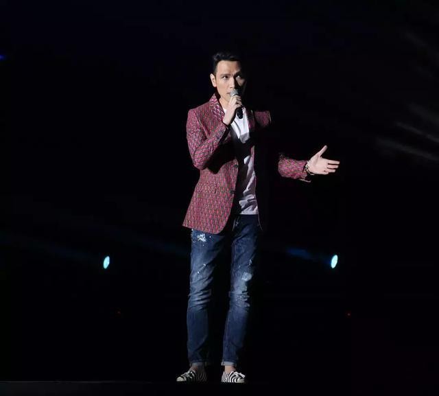 陈奕迅认唱功不如张敬轩：华语乐坛顶级凡尔赛